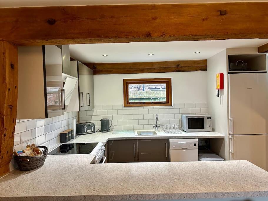 Holiday home Serafina Leominster